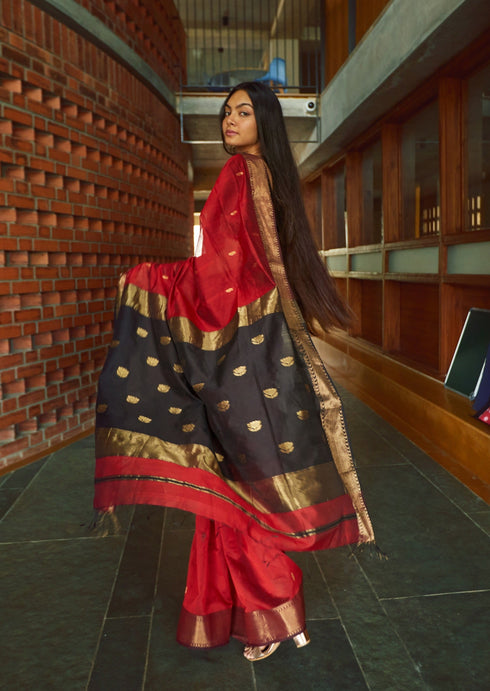 Handwoven Silk Cotton Red Maheshwari Saree